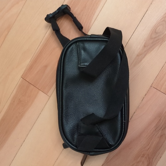 Adidas waist bag - Picture 5 of 7